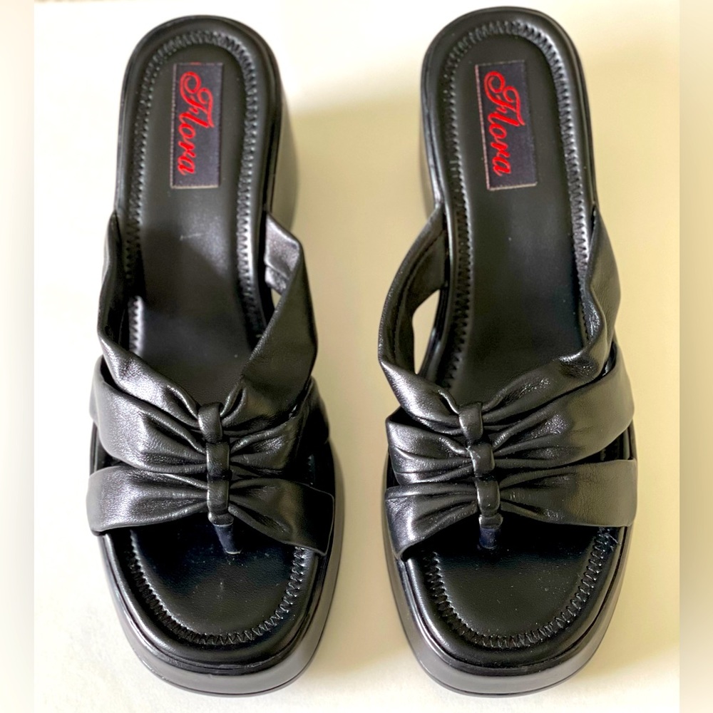 New Flora Black Leather 3 inch Platform Sandal Euro Size 39 • US Size 8